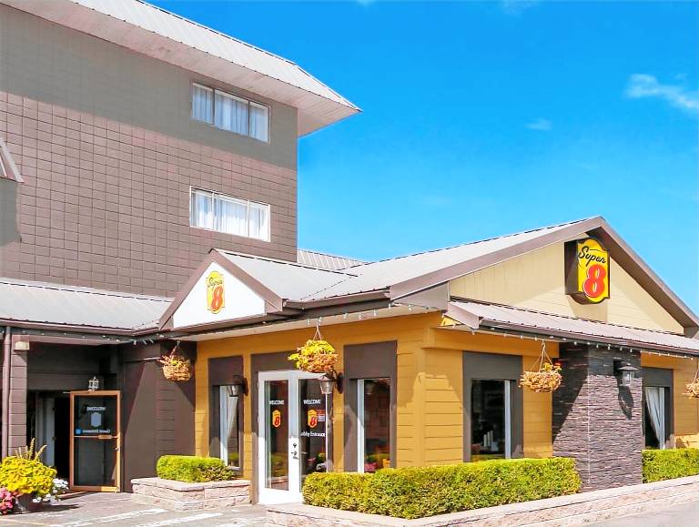 Super 8 By Wyndham Duncan in Duncan, BC