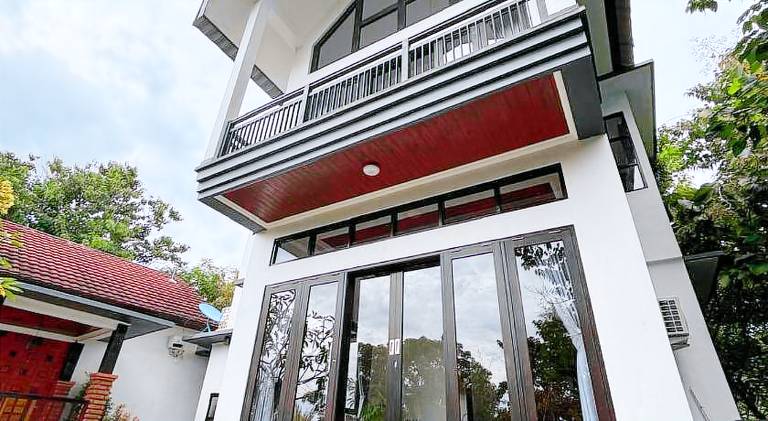 200 m&sup2; Villa