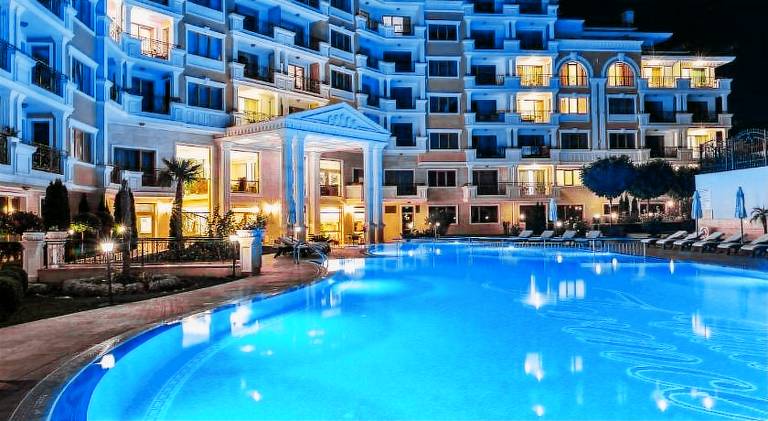 Nice rental apartment with pool & hot tub | Pets are welcome in Sveti Vlas