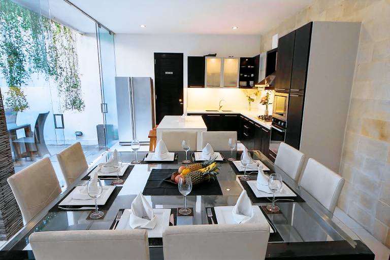Seminyak Modern New Clean Villa 3 to 8 Bedrooms — photo 4