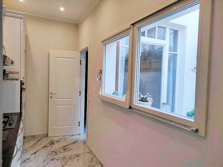 Apartment with terrace — photo 5
