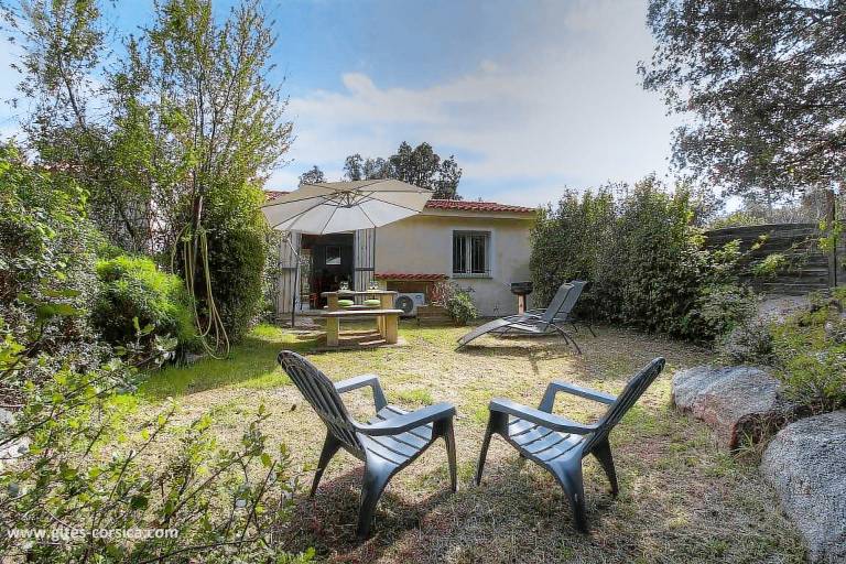 Gite with garden, barbecue & terrace in Sartene