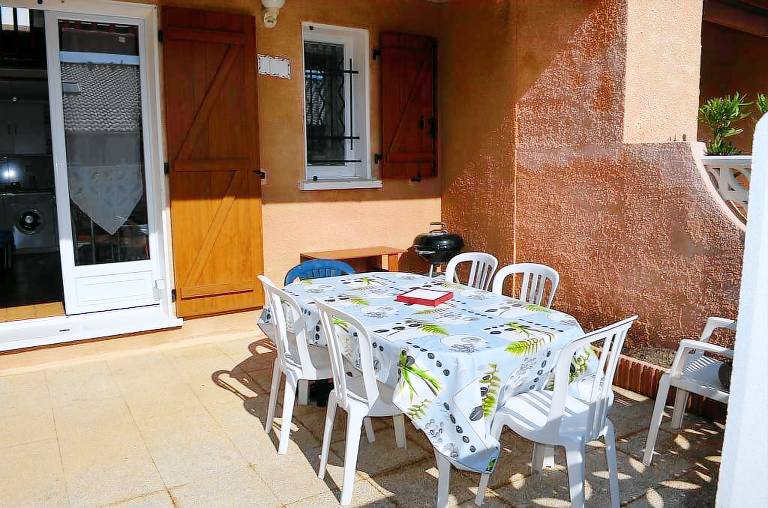 Family-oriented villa with BBQ & yard | Beach view | Close to the beach | Pet-friendly — photo 2