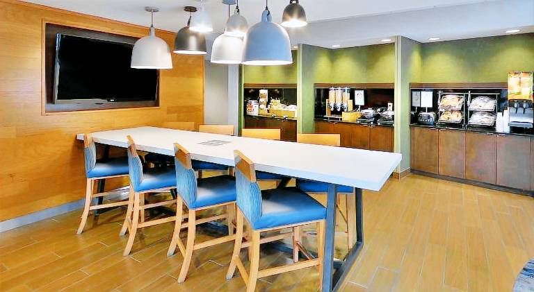 Fairfield by Marriott Inn & Suites Charlottesville North — photo 4
