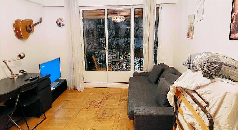 Apartment with 1 room for 8 persons in Vanves