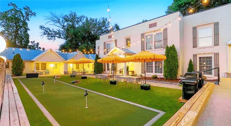 Big serviced apartment with yard, patio & grill | Suitable for remote work | Pets are welcome — photo 3