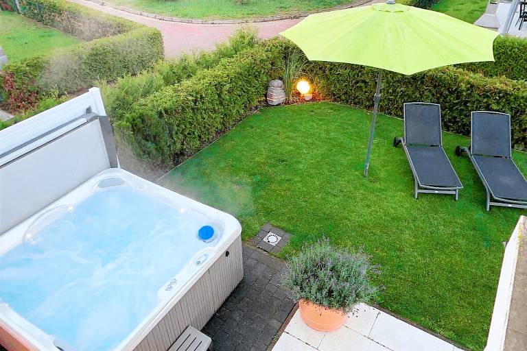 Fully equipped house with jacuzzi, sauna & barbeque | Next to the beach | Pets are welcome in Goehren-Lebbin