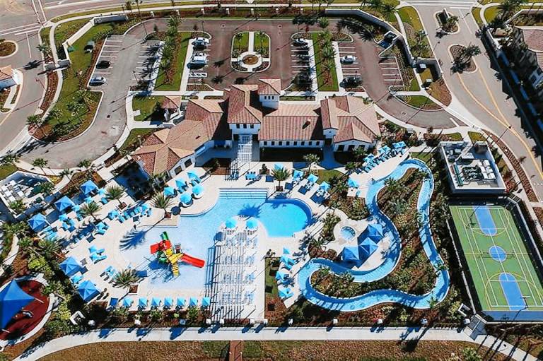 Vacation home with jacuzzi, private pool & barbecue — photo 4
