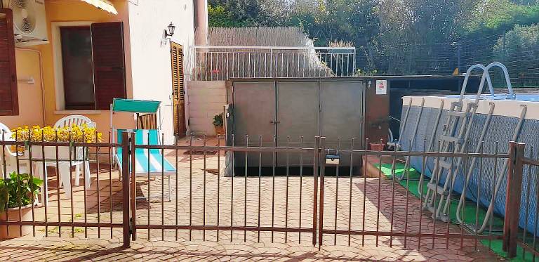 Holiday apartment with garden, terrace & private pool | Garden view — photo 3