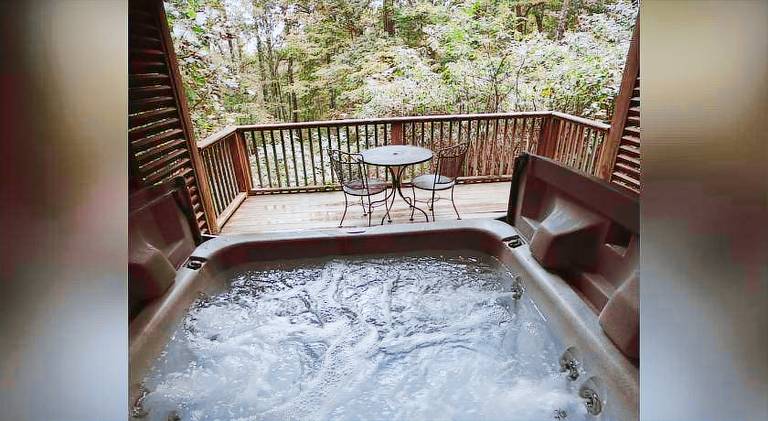 House with hot tub & pool — photo 3