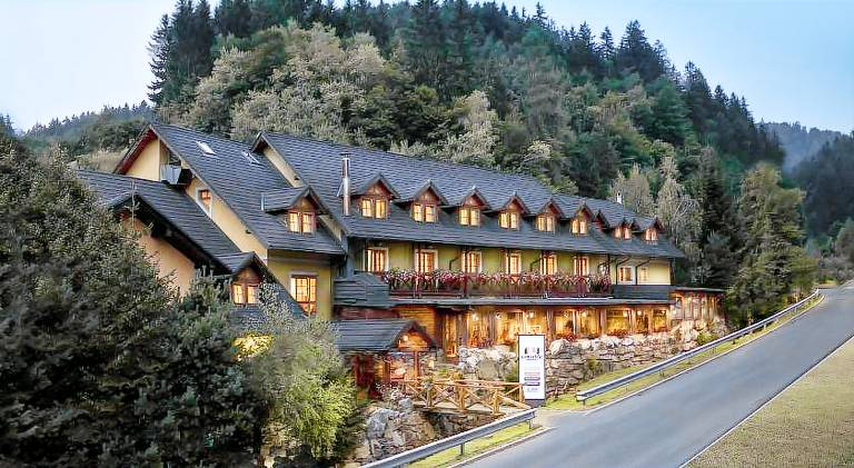 Hotel in restavracija Pod Roglo in Zrece