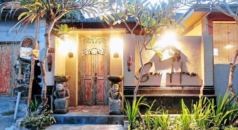 Sari House Ubud - Balinese Style Homestay in Tegallalang