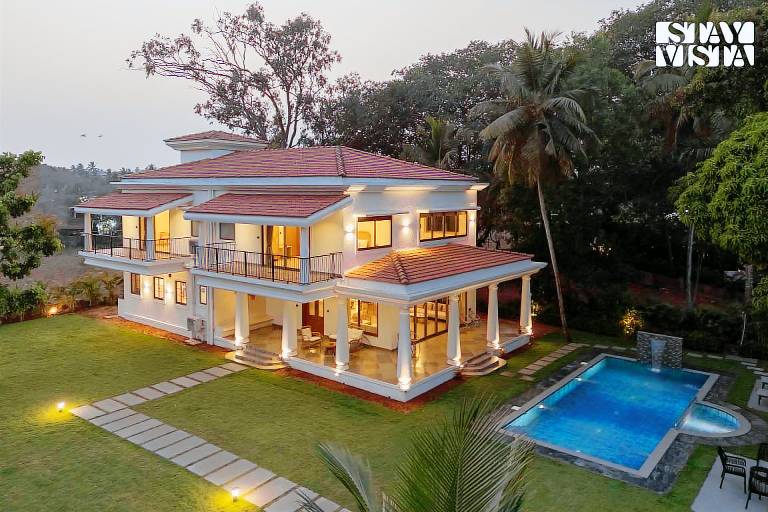 Villa with pool & garden — photo 4