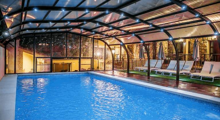 Villa with patio, yard & BBQ | Suitable for remote work in Ávila