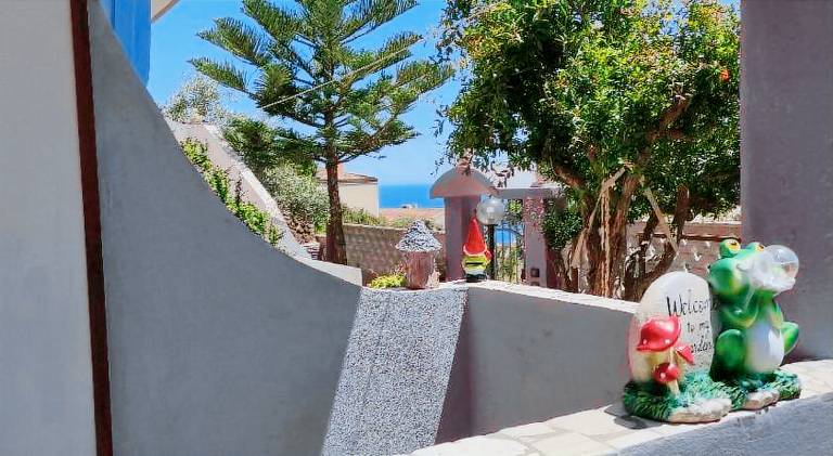 Rental apartment with terrace, yard & barbecue in Dorgali