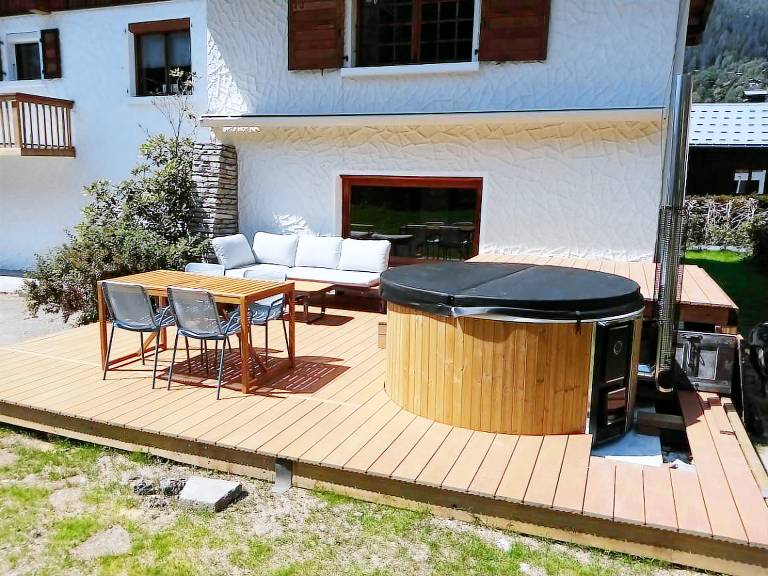 House with jacuzzi, barbeque & garden — photo 3
