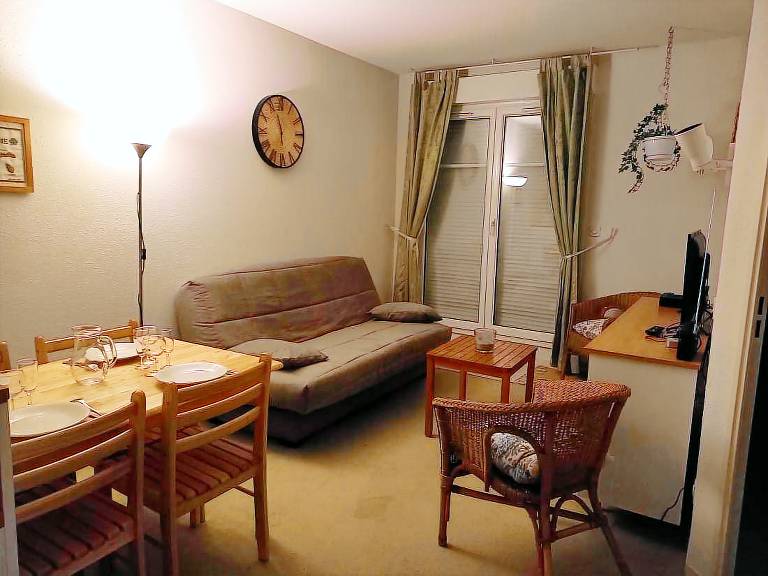 Rental apartment with garden, pool & patio | Water view — photo 4