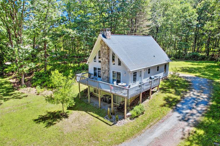 Spacious Home w Deck Grill & Delaware River View