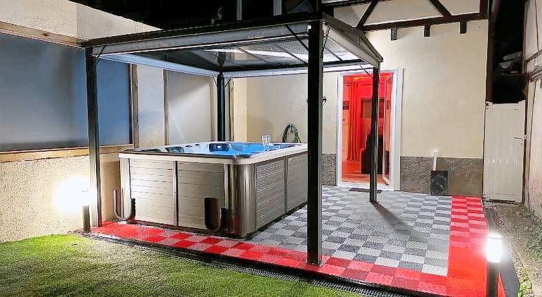 Nice rental apartment with hot tub | Pet-friendly — photo 5