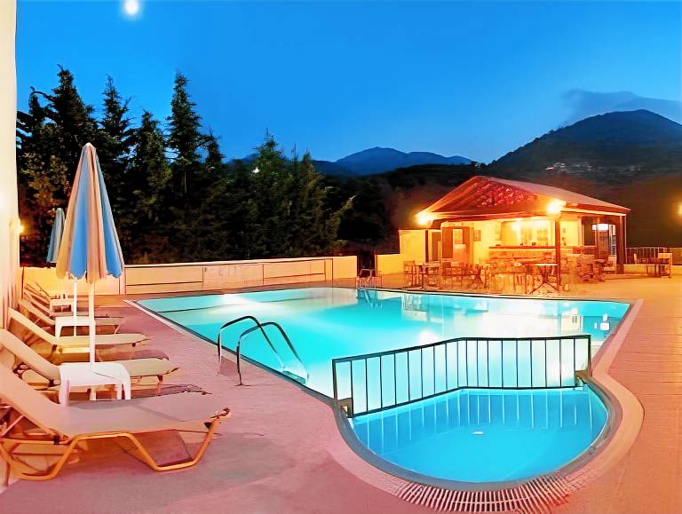 Charming apartment with terrace & pool | Close to the beach | Dogs allowed in Mylopotamos
