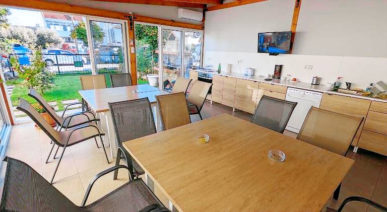 Serviced apartment with garden & terrace — photo 4