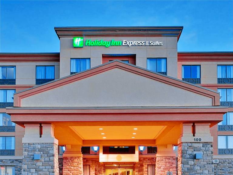 Holiday Inn Express & Suites Huntsville By IHG in Huntsville, ON