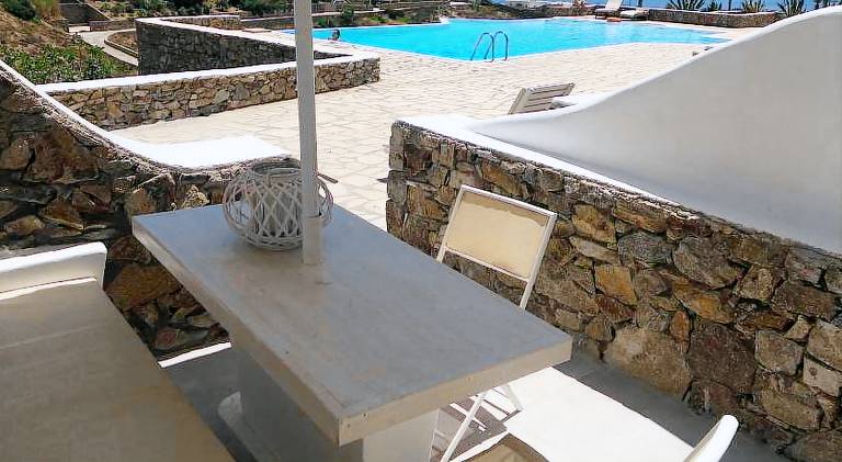 Family-oriented wonderful apartment with pool, yard & patio | Next to the beach | Dogs allowed — photo 5