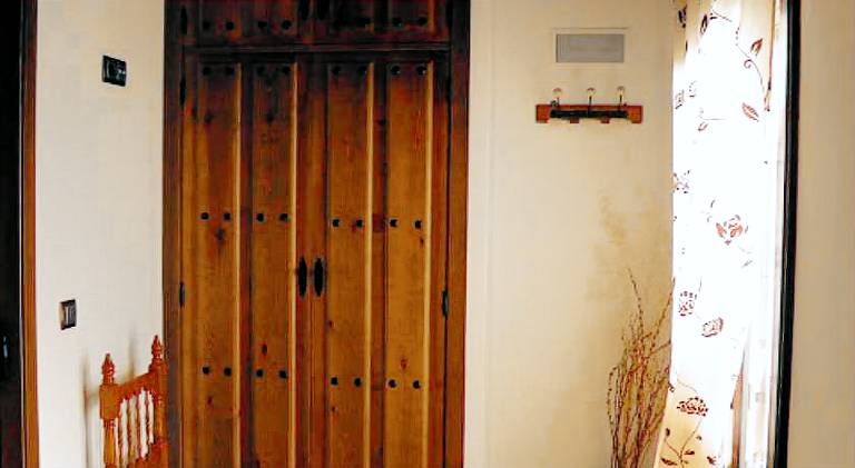 Rental apartment with patio — photo 4