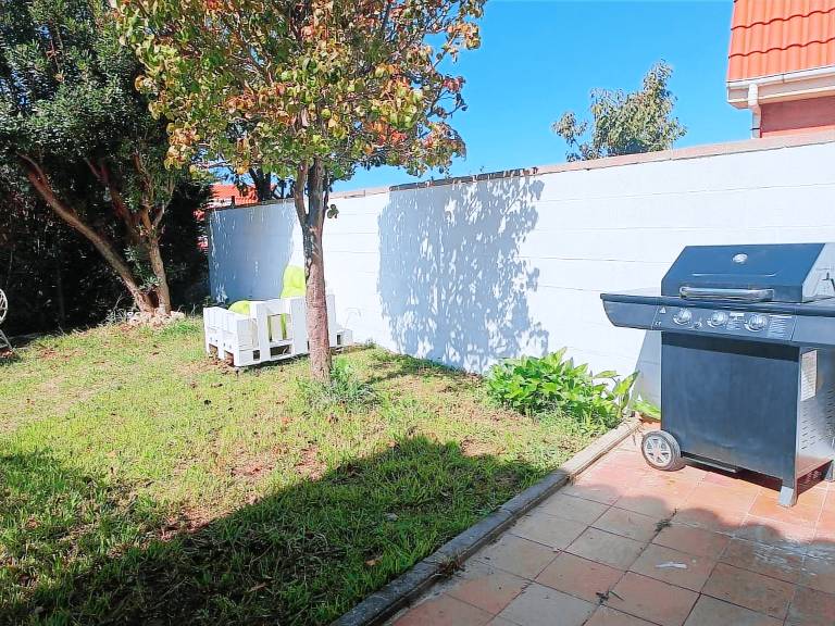 Charming apartment with garden, patio & fast internet | Garden view | Perfect for remote work | Pet-friendly — photo 3