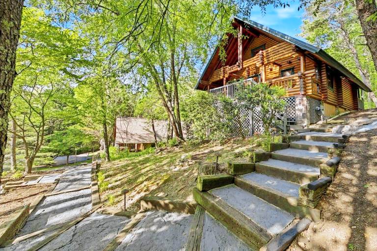 Cozy Log Cabin with Private Hot Tub in Sevierville, TN