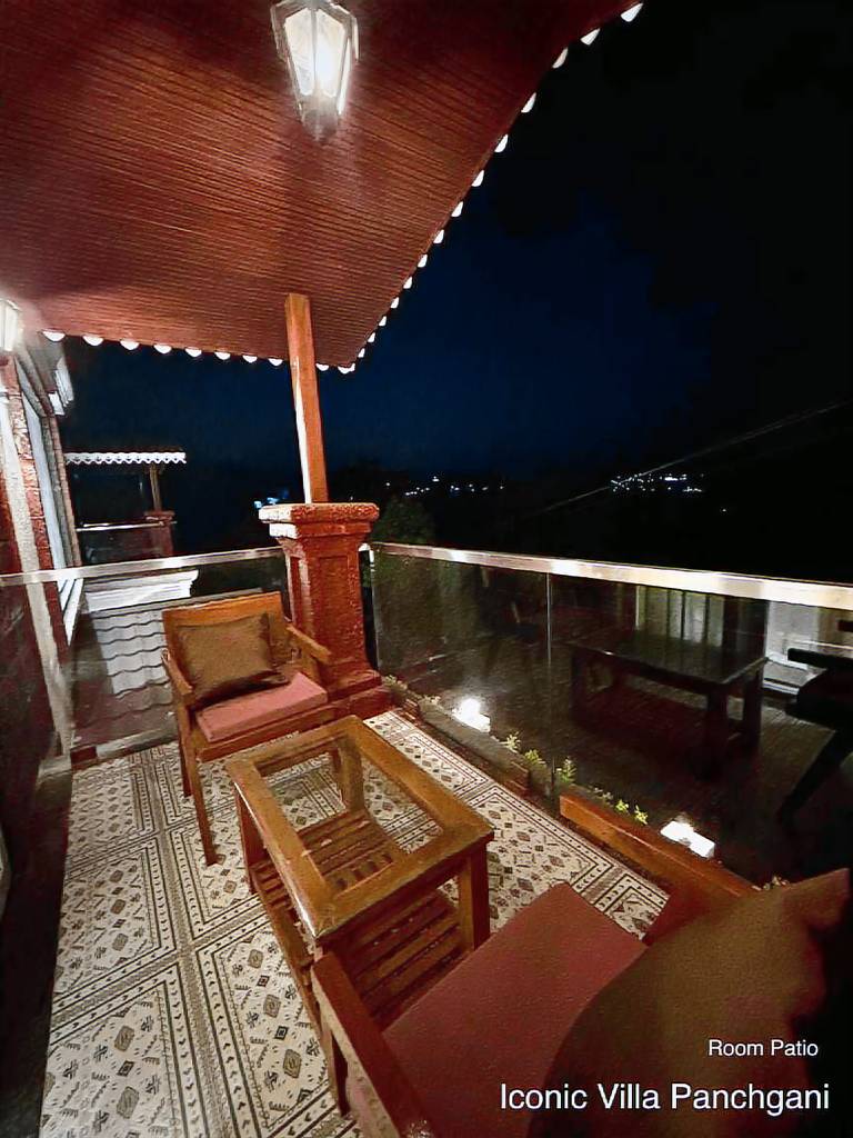Villa with terrace, pool & yard | Pets allowed — photo 4