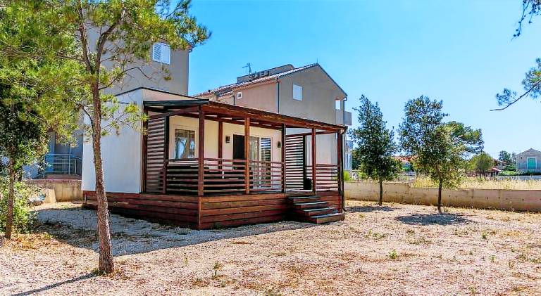 House with 3 rooms for 6 persons in Biograd na Moru