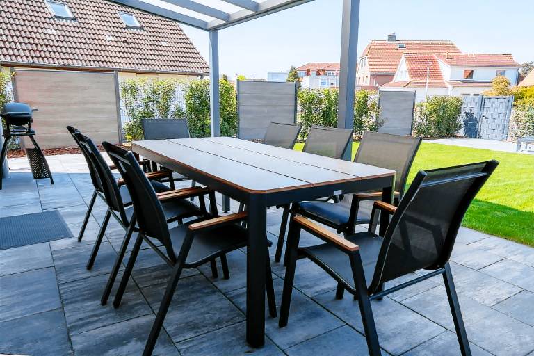 Vacation home with patio, yard & BBQ — photo 4