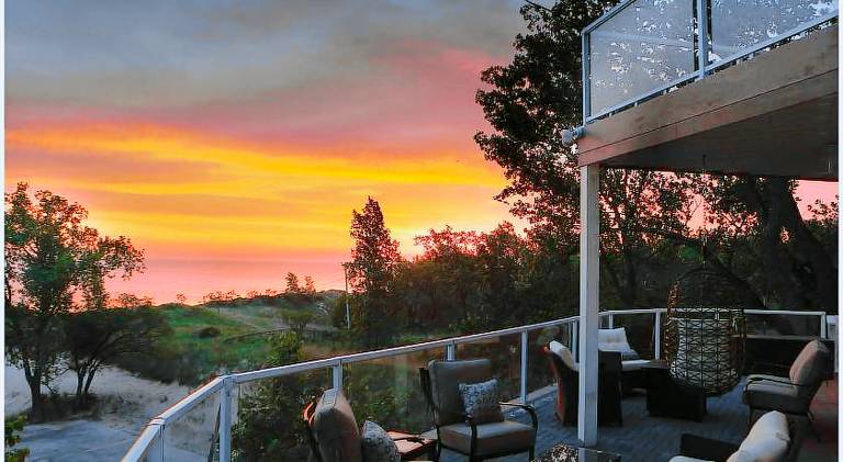 Fully equipped lovely vacation home with hot tub, barbecue & patio | Beach nearby | Perfect for remote work | Dogs allowed — photo 5