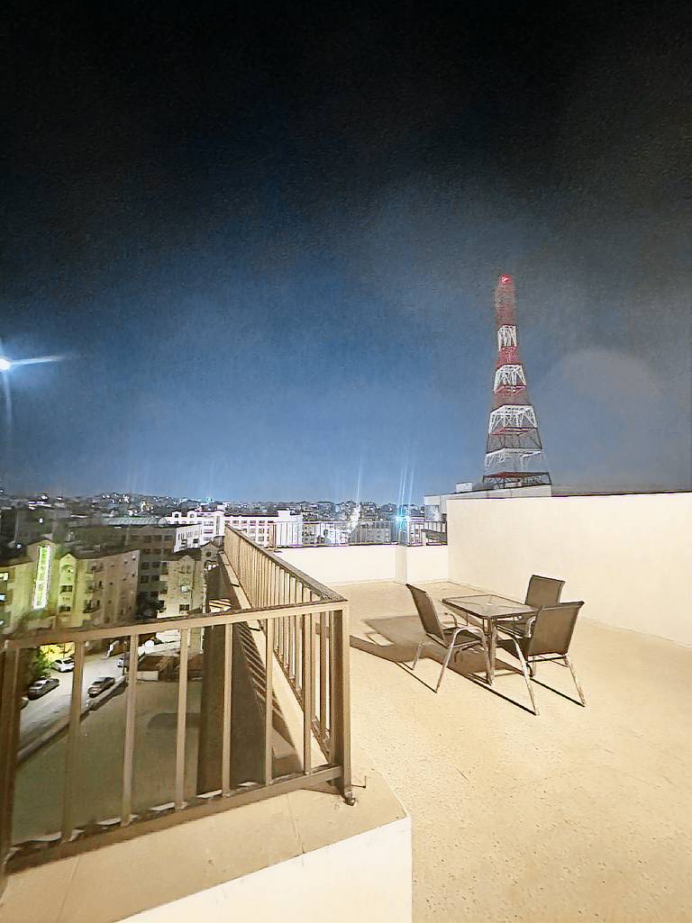 Apartment with patio | Pet-friendly — photo 3