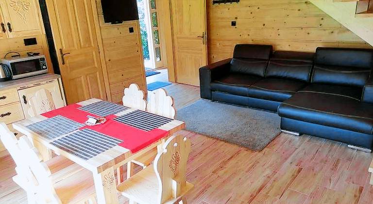 Rental apartment with yard, patio & barbecue — photo 3
