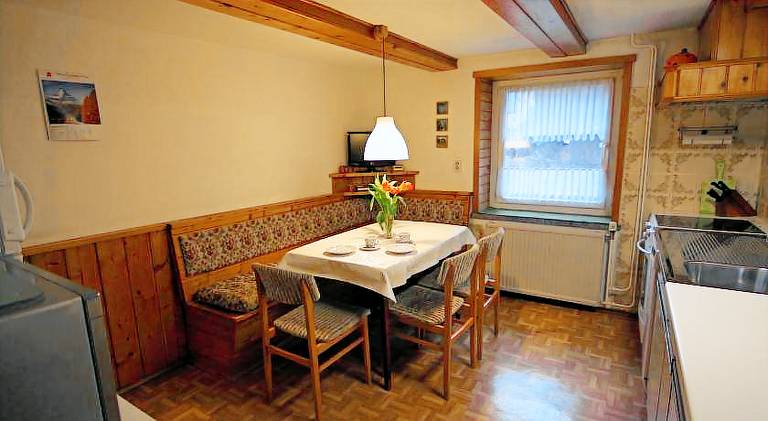 Apartment with terrace, barbeque & garden — photo 2