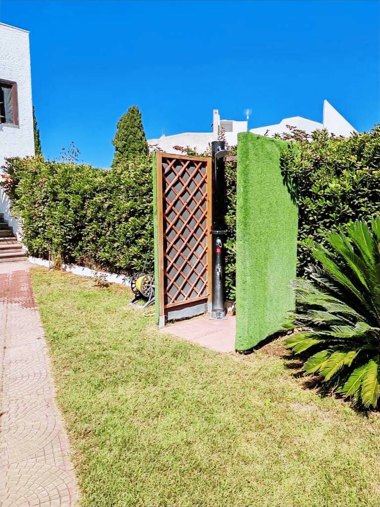 Villa with yard & patio | Garden view — photo 4