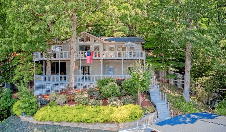 Lake Al'Lure Pet Friendly Lake Lure Waterfront Home Boathouse & Game Room — photo 3