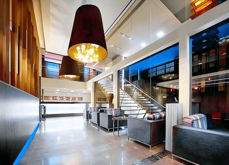 Pantages Hotel Toronto Centre