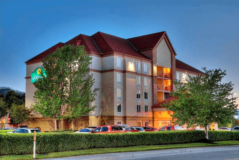 La Quinta Inn & Suites by Wyndham Pigeon Forge — photo 4