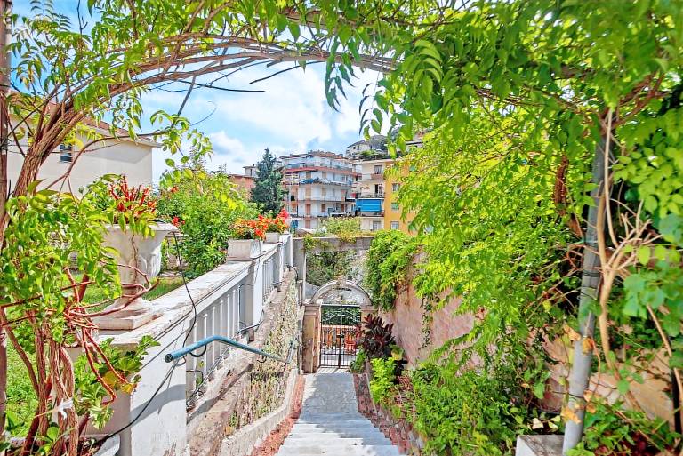 Apartment 'Fiordalisi' with Private Garden, Wi-Fi and Air Conditioning in Rapallo