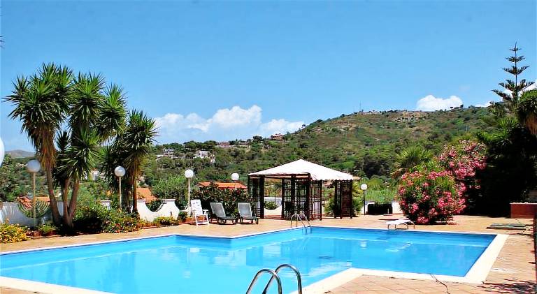 Wonderful villa with pool | Pets allowed — photo 3