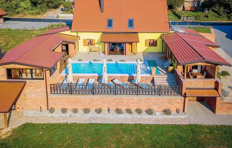 kuća  Voloder