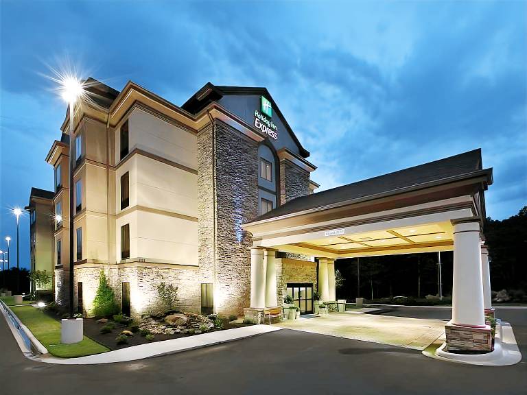 Holiday Inn Express & Suites Maumelle By IHG in Maumelle, AR