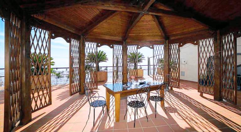 Holiday apartment with garden & terrace — photo 4
