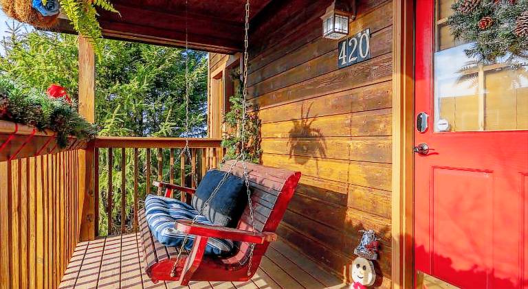 Spacious vacation home with jacuzzi | Pets allowed — photo 5