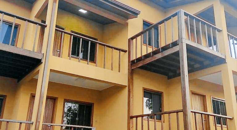 Rental apartment with patio in Paraiso