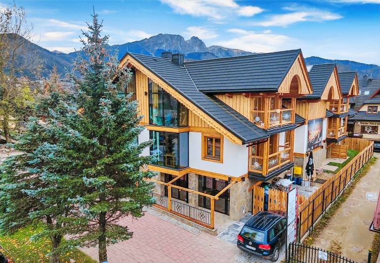 Vacation home with sauna, pool & terrace in Zakopane
