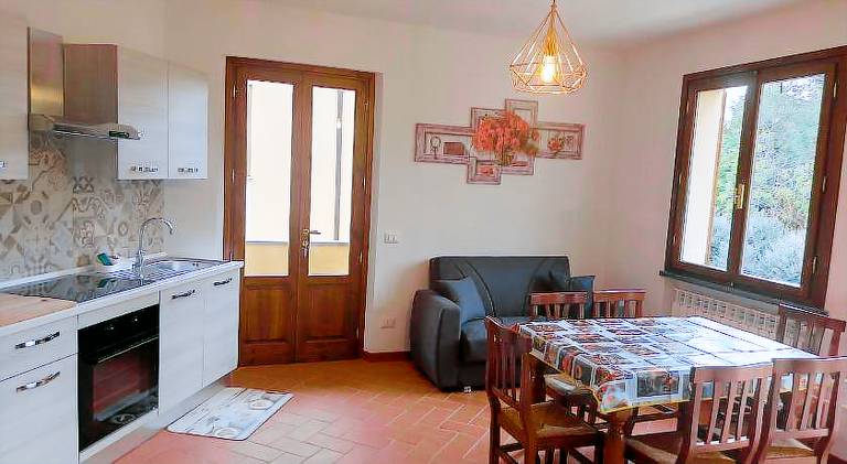 Pleasant rental apartment with patio | Dogs allowed in San Giuliano Terme